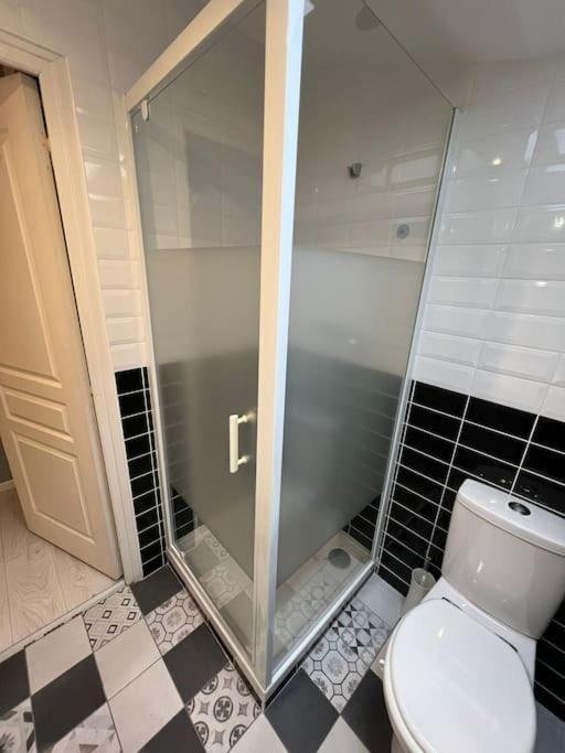 Le Paris Eiffel - Appartement Cosy En Plein Centre Bourgoin-Jallieu Dış mekan fotoğraf